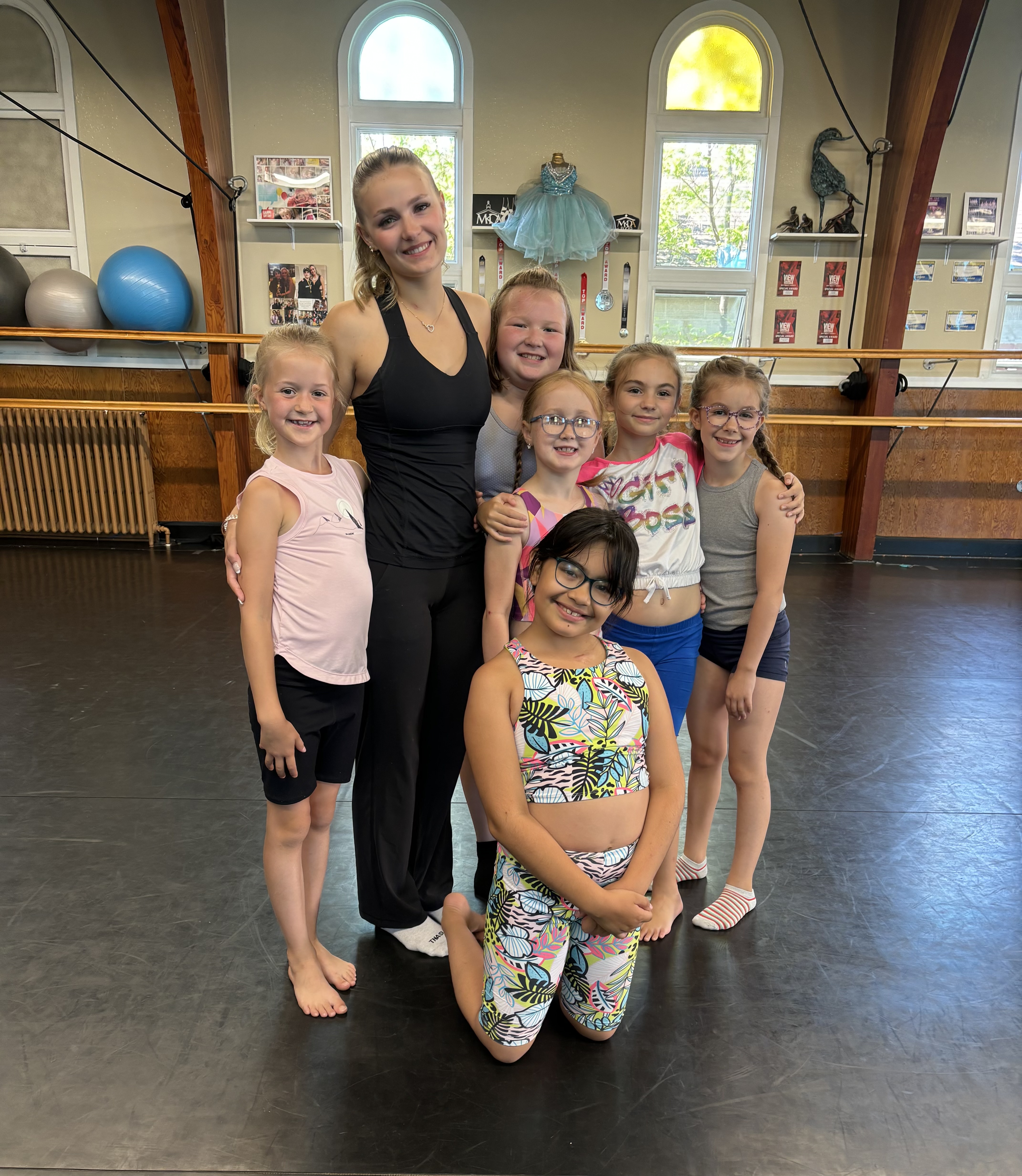 Janelle Carrière leading a Northern Dance Lab rehearsal